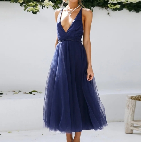 Backless Crisscross Sleeveless Midi Dress - Picture 4 of 4